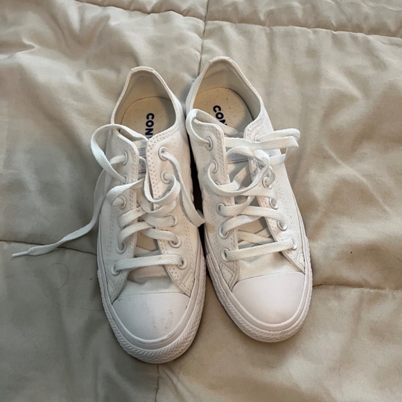 WOMENS CONVERSE LOW TOP SNEAKERS - Picture 2 of 6